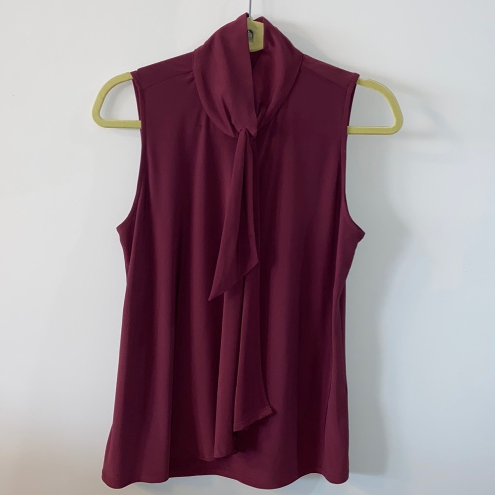 Women’s White House Black Market size small blouse. New with tags.